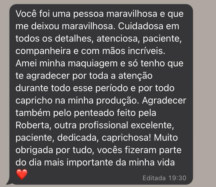 Print de depoimento de cliente satisfeita com o trabalho de Mayara Mercedes.